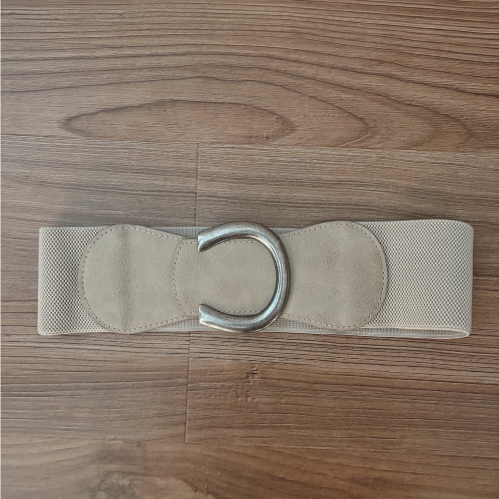 NWOT Altar'd State Tan Silver Statement Belt
